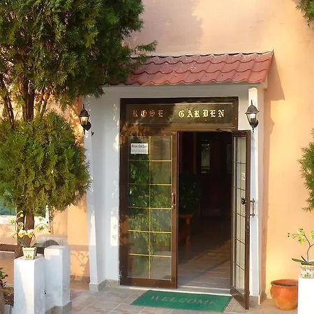 Rose Garden شقة فندقية